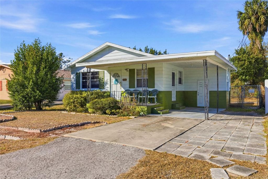 Photo of 1014 E Okaloosa Avenue, Tampa, FL 33604 (MLS # TB8472802)