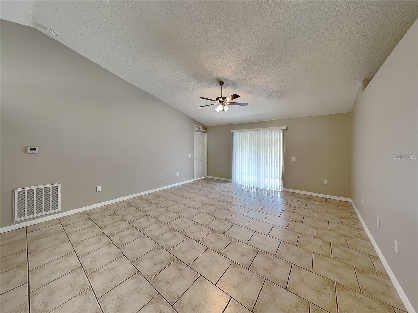 DELTONA LAKES UNIT 42 - Residential Lease