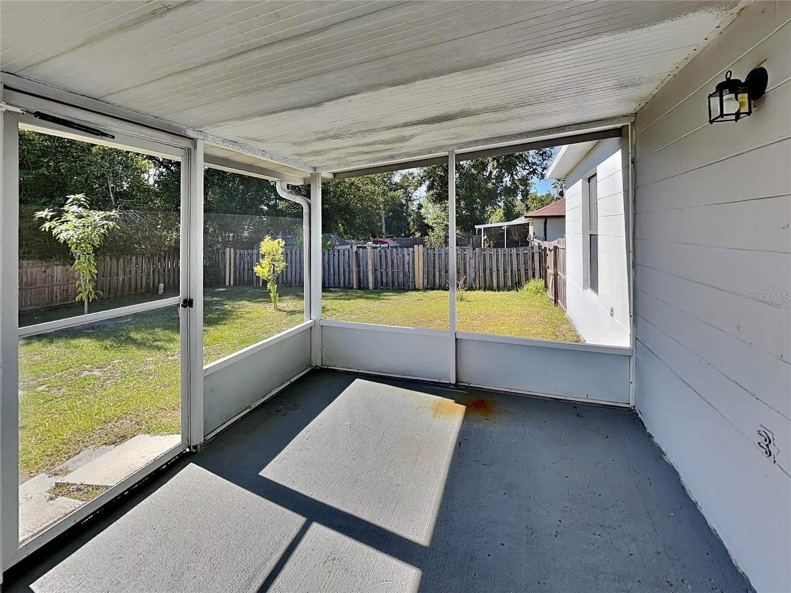 DELTONA LAKES UNIT 42 - Residential Lease