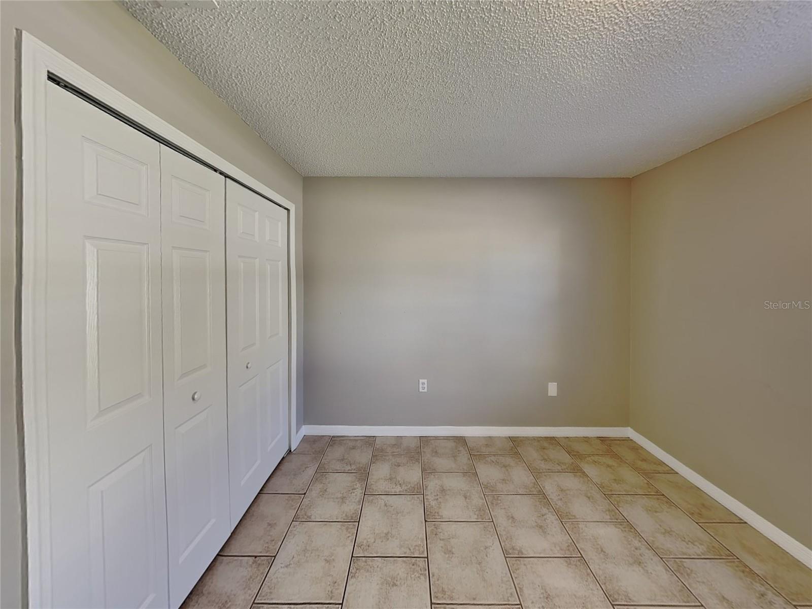 DELTONA LAKES UNIT 42 - Residential Lease