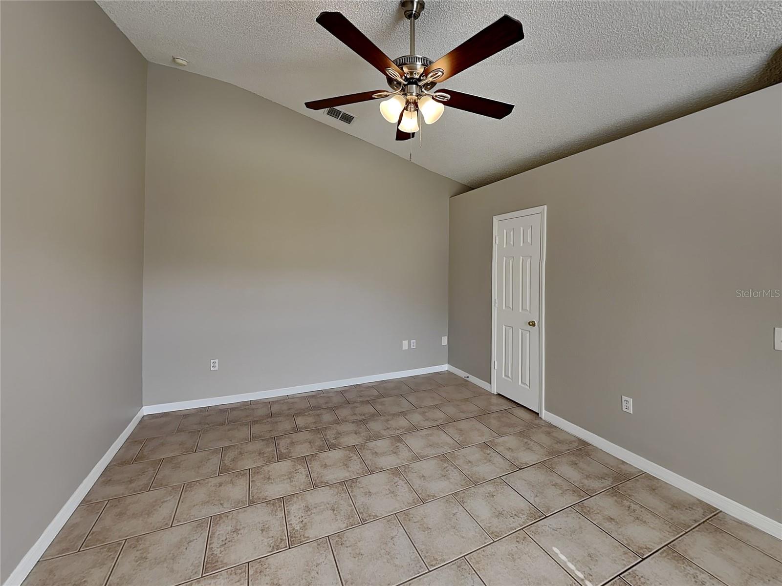 DELTONA LAKES UNIT 42 - Residential Lease
