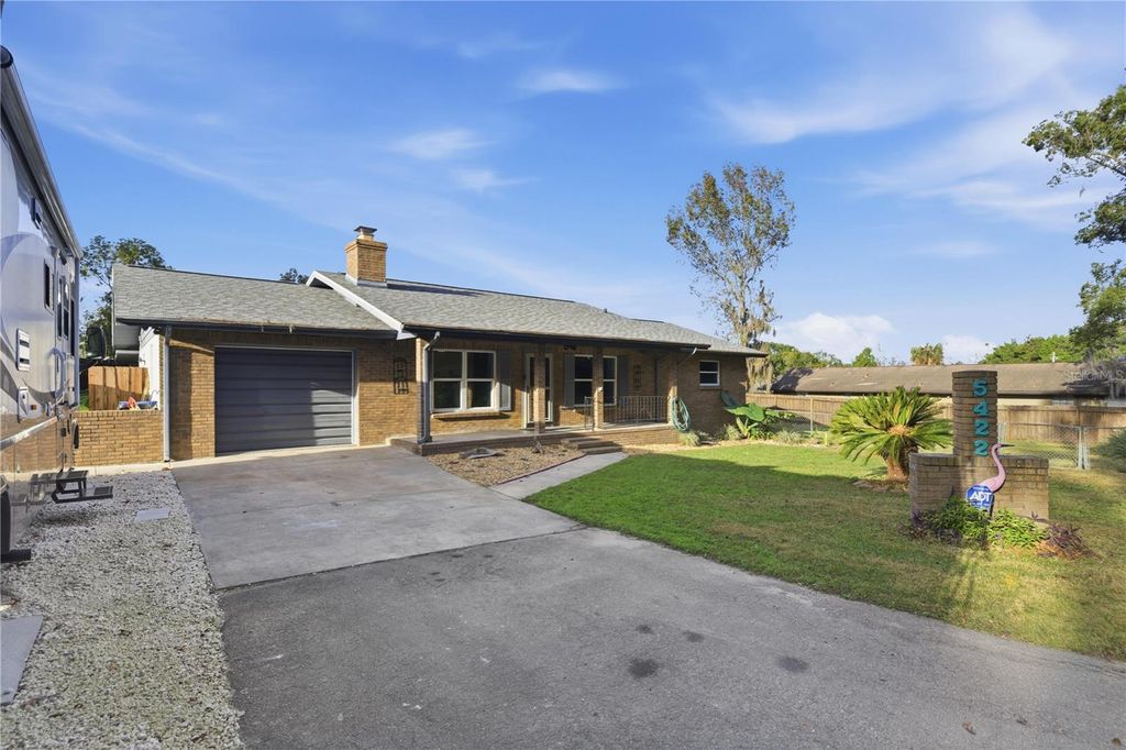 Photo of 5422 SE Eli Rd, Belleview, FL 34420 (MLS # OM716674)