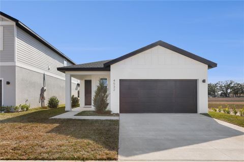 Photo of 4532 NW 37th Street Rd, Ocala, FL 34482 (MLS # OM707794)