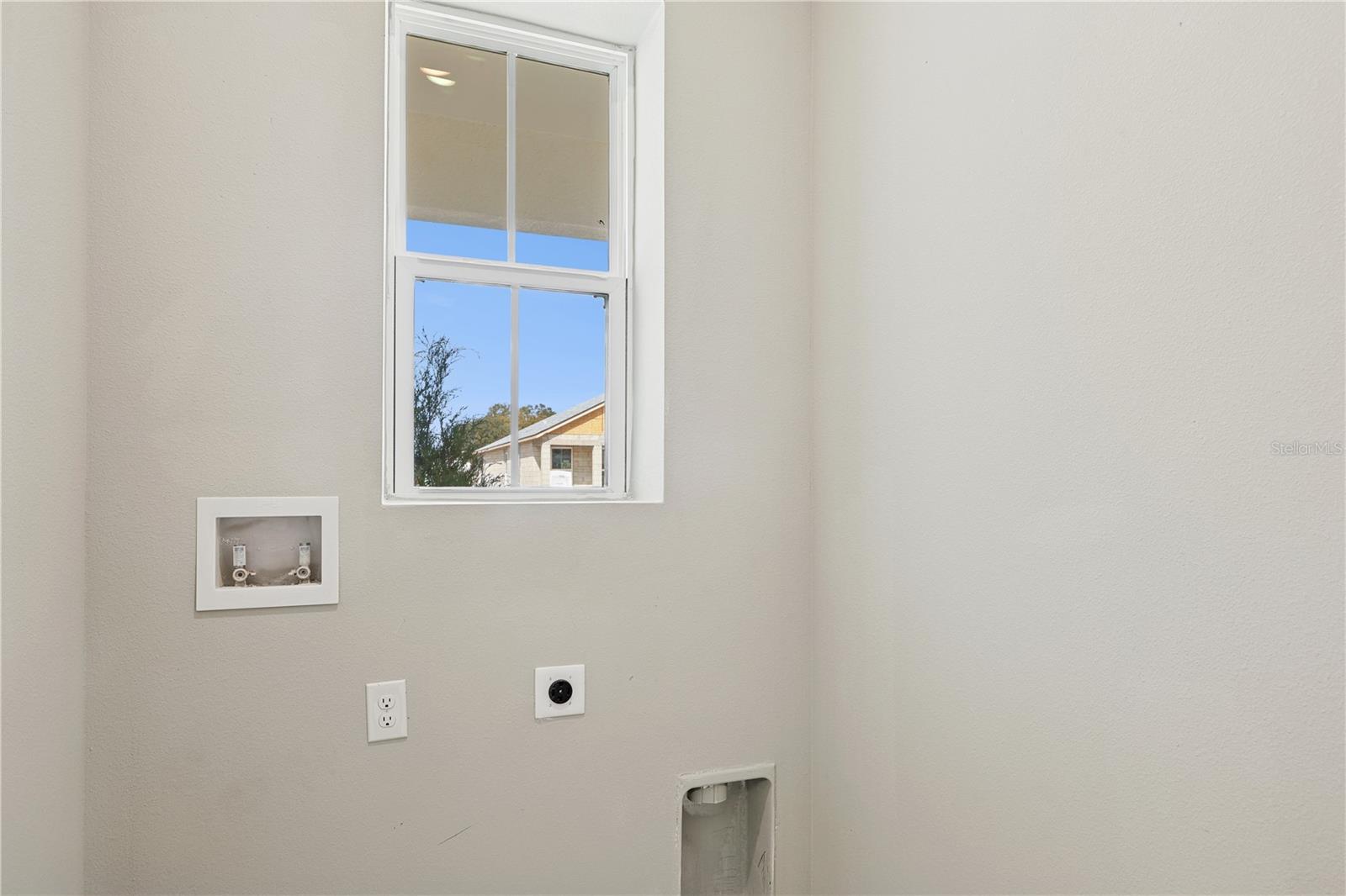 4532 NW 37TH STREET RD