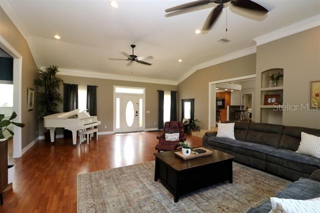 TRESTLE BAY - Residential