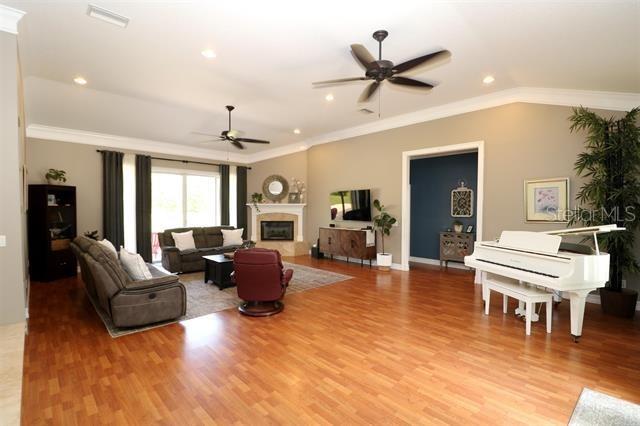 TRESTLE BAY - Residential