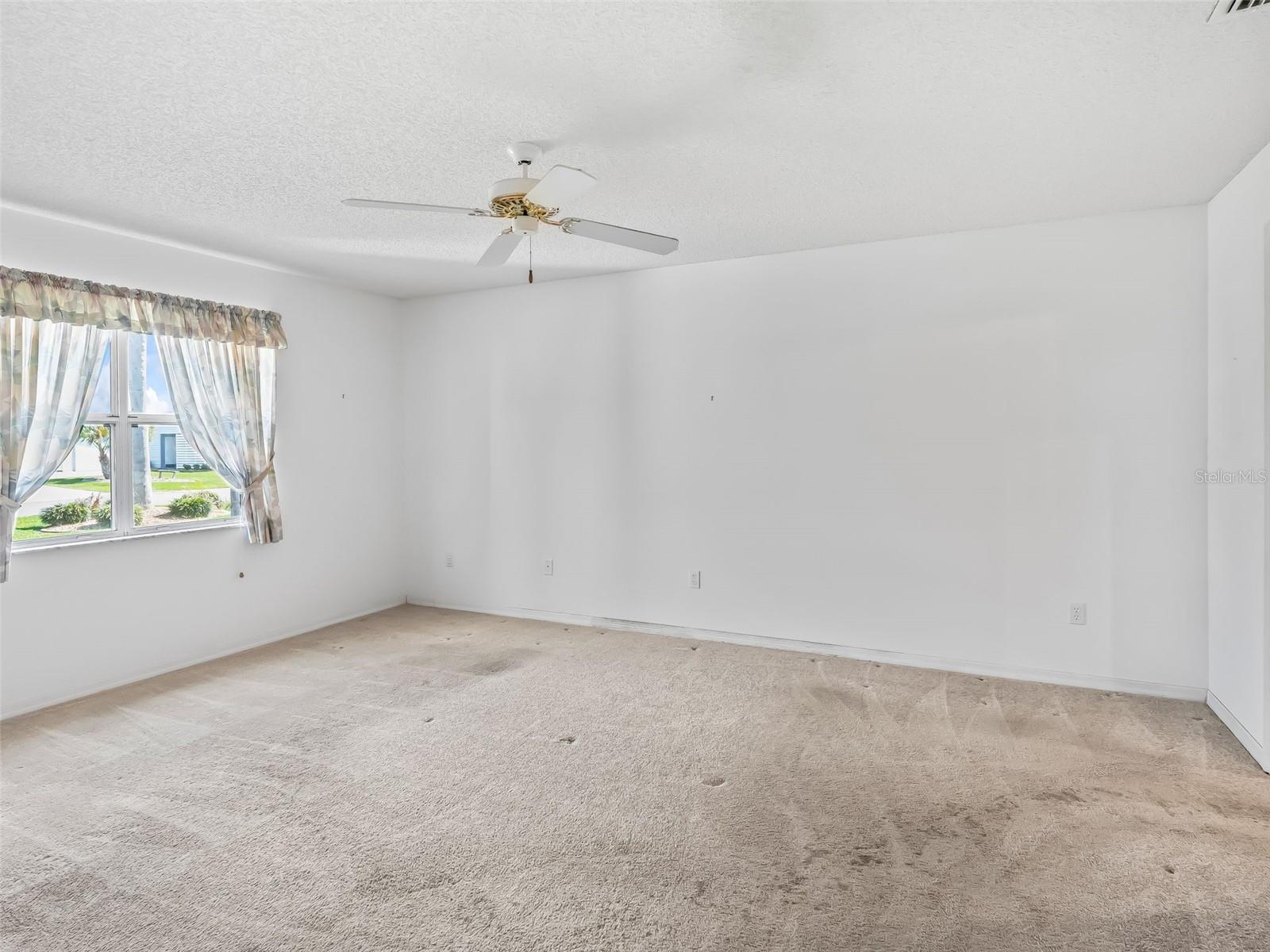 LADY LAKE ORANGE BLOSSOM GARDENS UNIT 16 - Residential