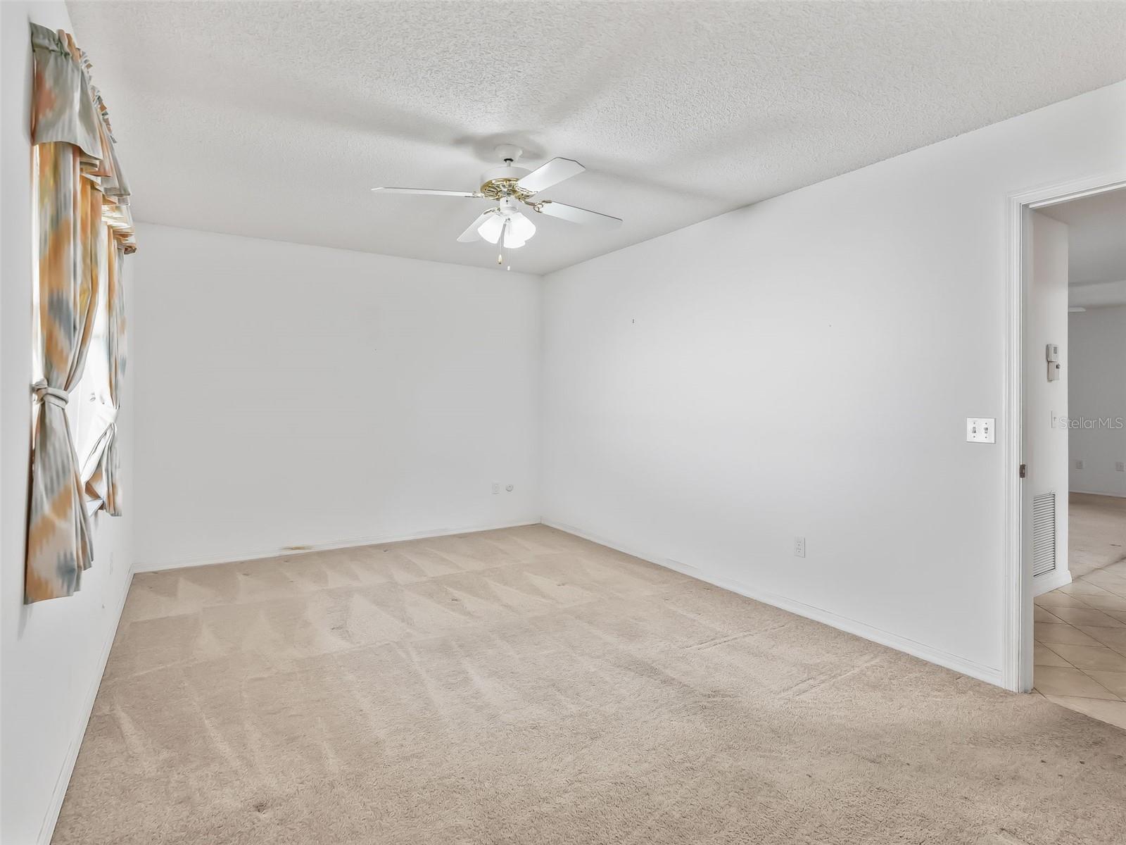 LADY LAKE ORANGE BLOSSOM GARDENS UNIT 16 - Residential