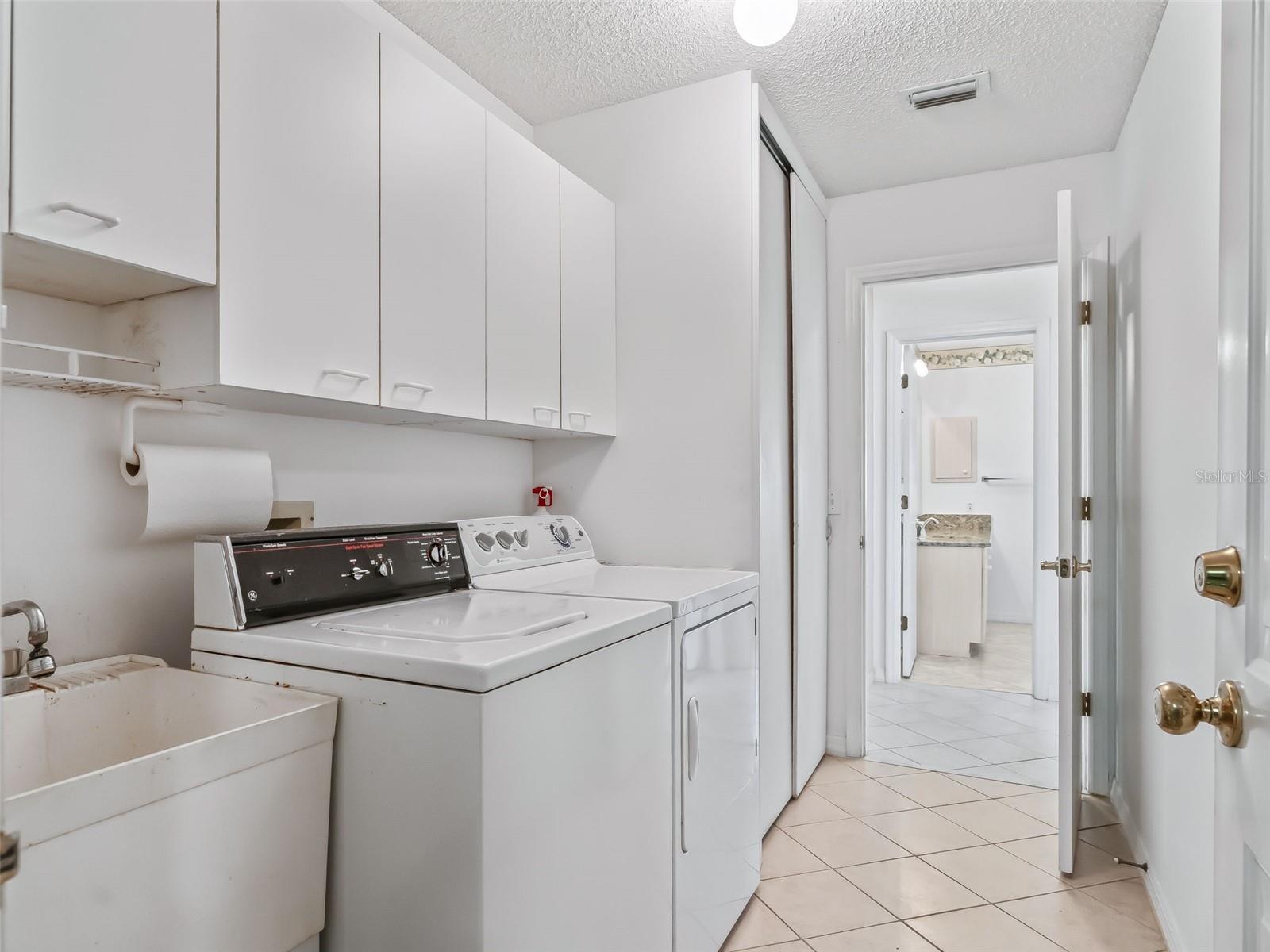 LADY LAKE ORANGE BLOSSOM GARDENS UNIT 16 - Residential