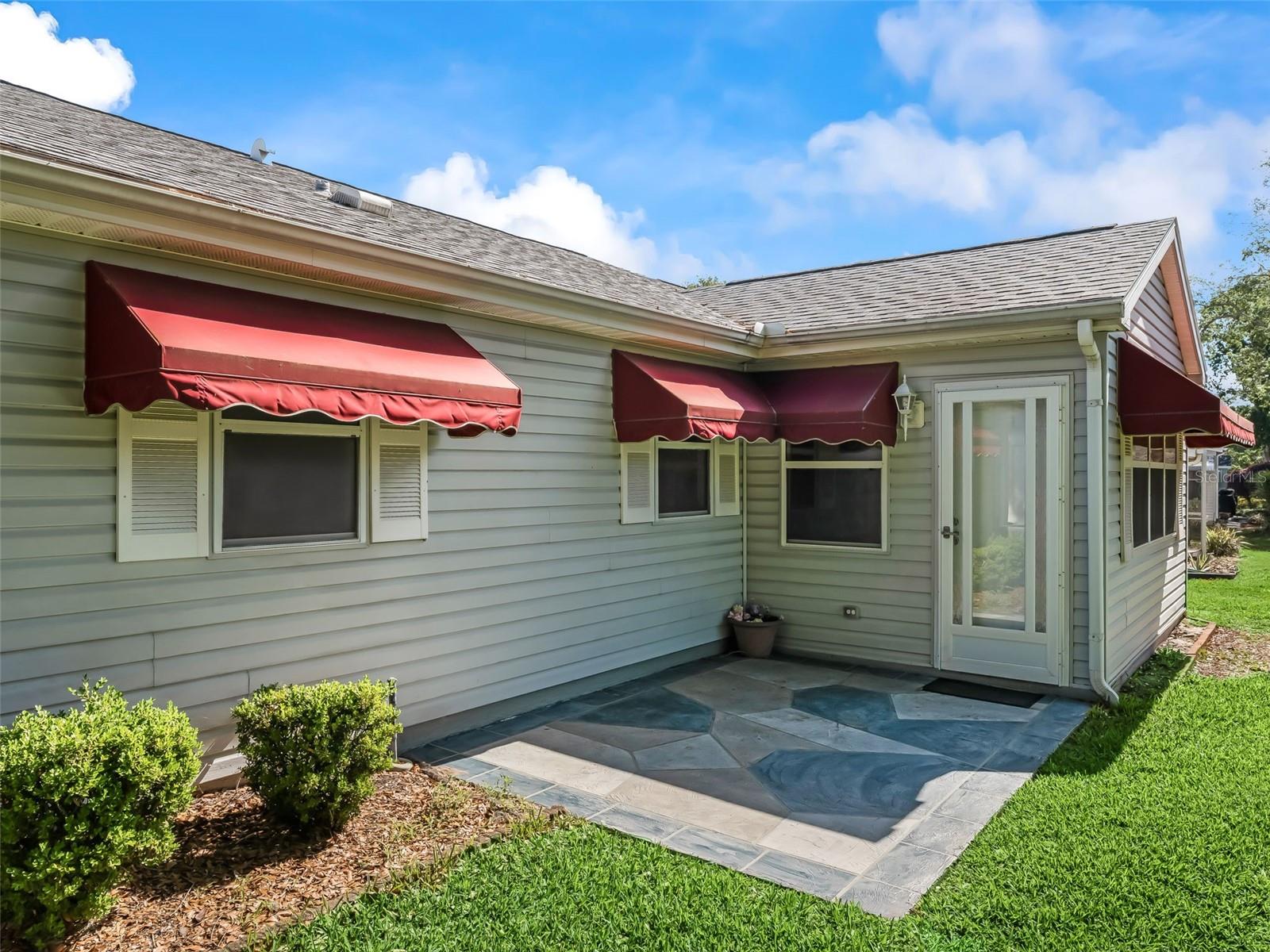 LADY LAKE ORANGE BLOSSOM GARDENS UNIT 16 - Residential