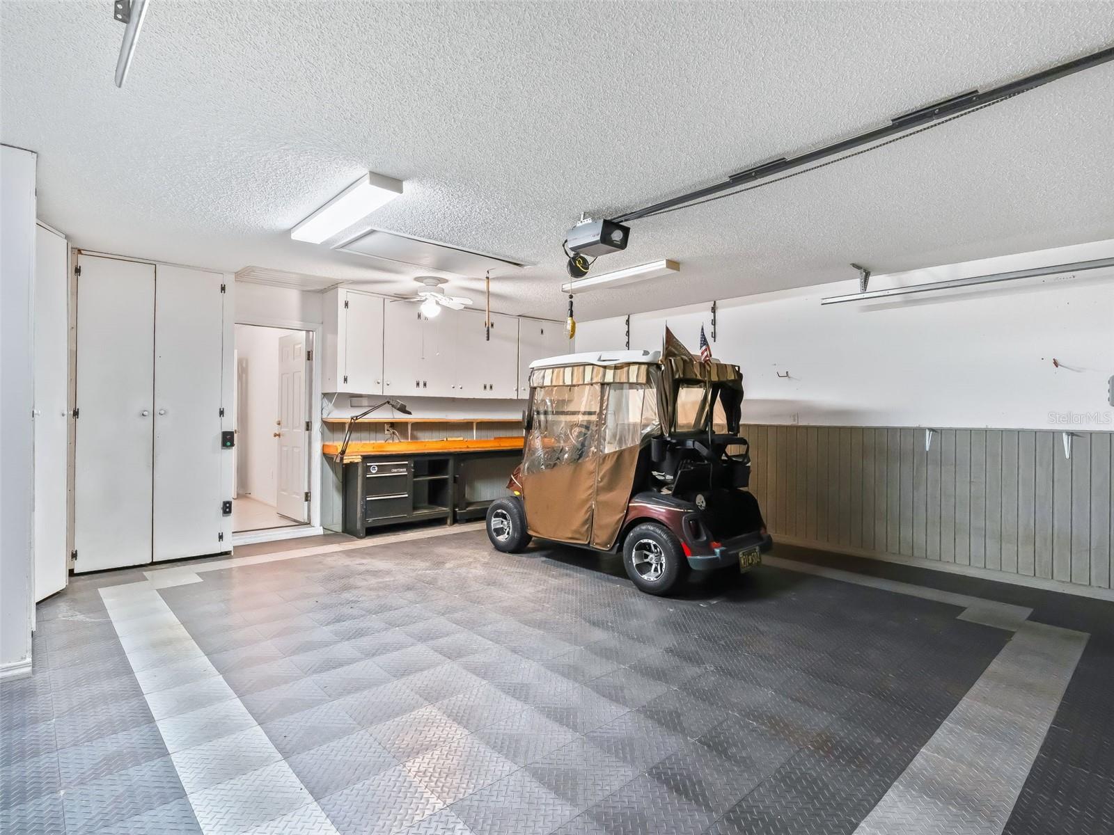 LADY LAKE ORANGE BLOSSOM GARDENS UNIT 16 - Residential