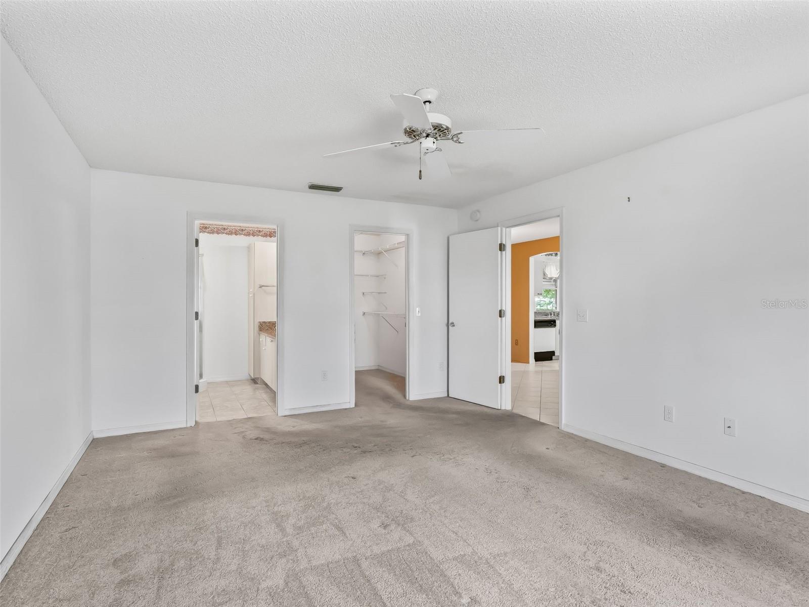 LADY LAKE ORANGE BLOSSOM GARDENS UNIT 16 - Residential