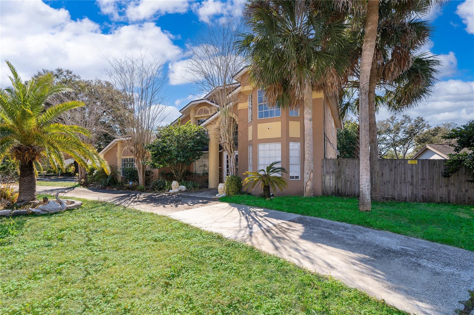 2054 PALM VISTA DRIVE