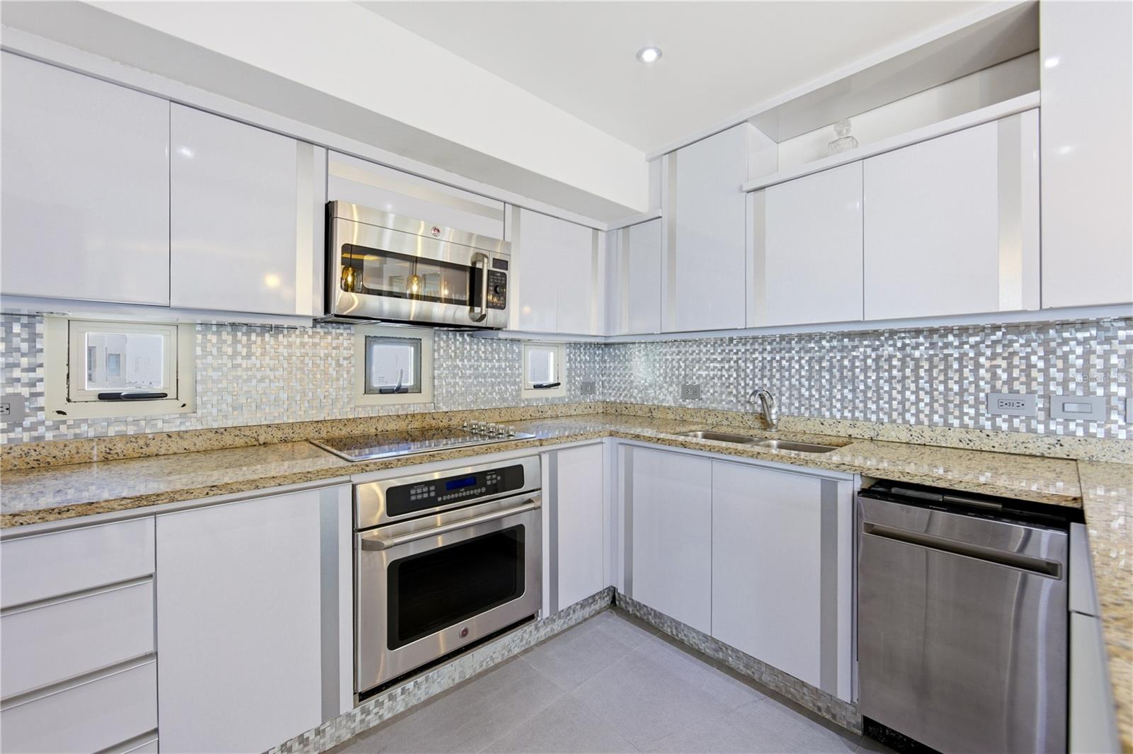 GALLERY PLAZA - Residential