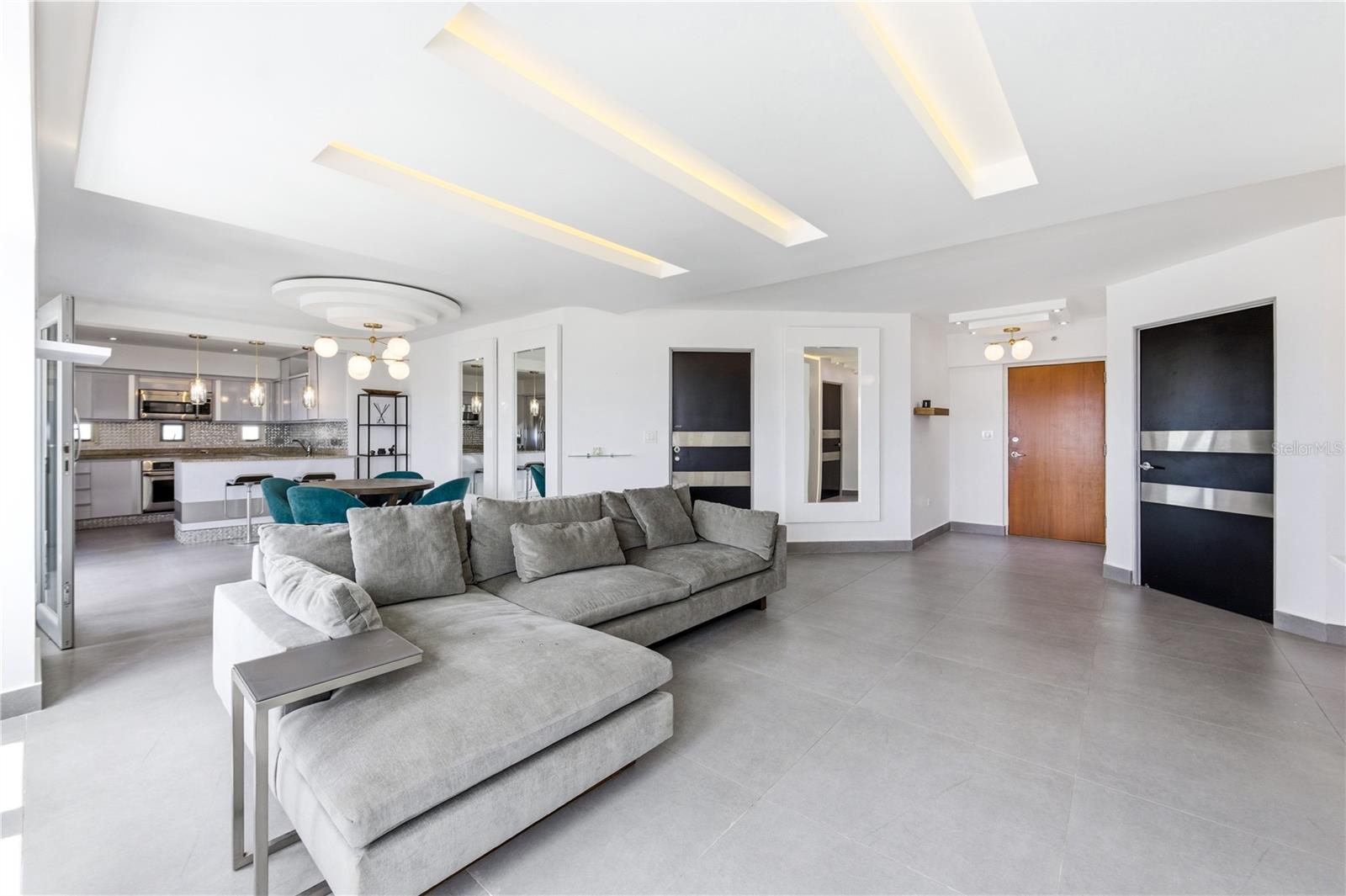 GALLERY PLAZA - Residential