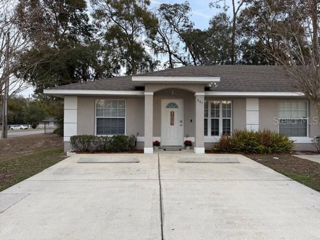 Photo of 3630 NE 8th Place #301, Ocala, FL 34470 (MLS # D6146227)