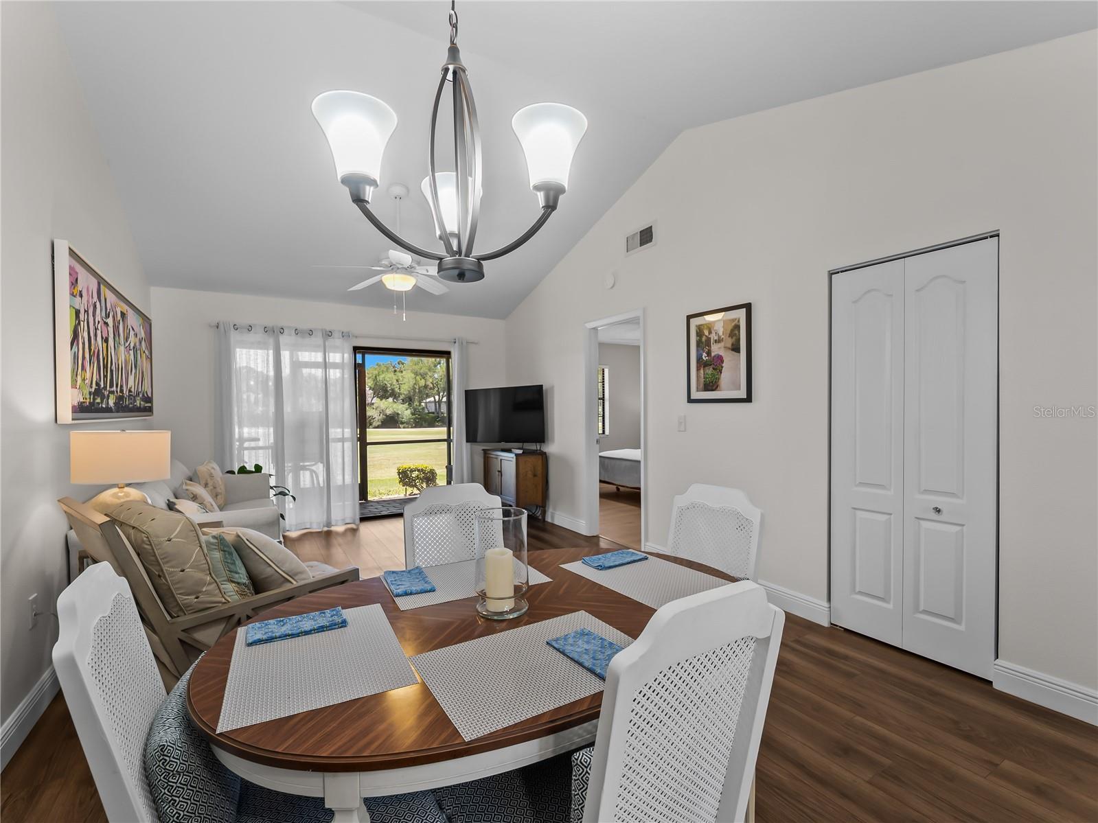 PAR FOUR - Residential