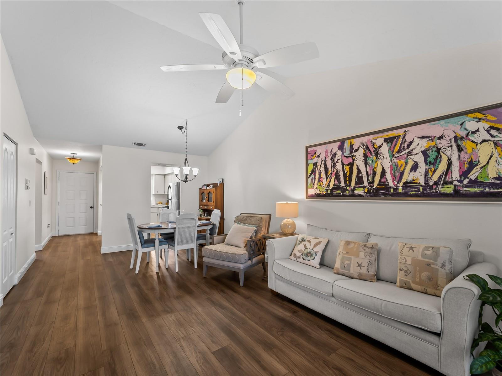 PAR FOUR - Residential