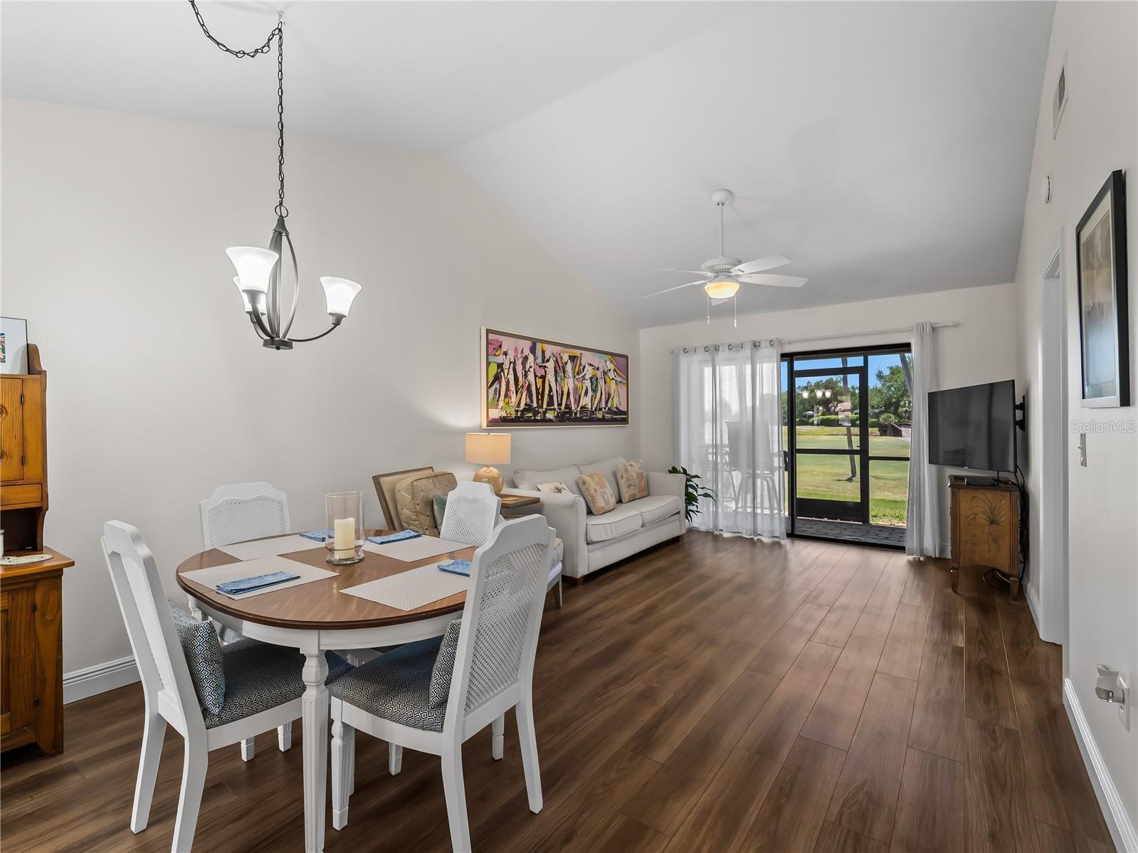 PAR FOUR - Residential