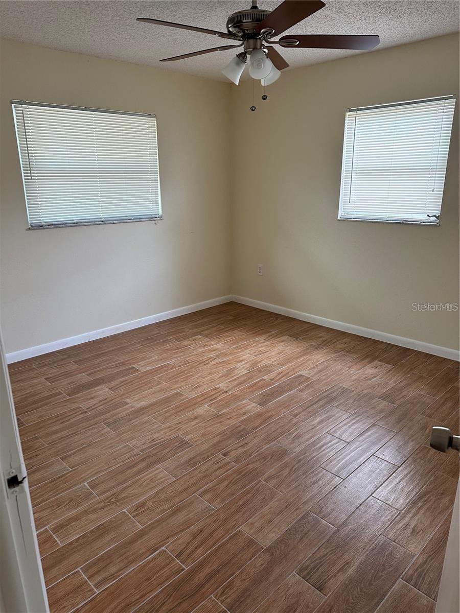 RAVENWOOD MANOR - Residential Lease