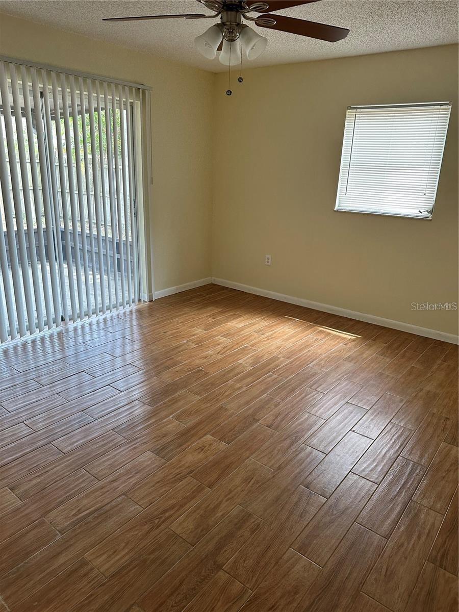 RAVENWOOD MANOR - Residential Lease