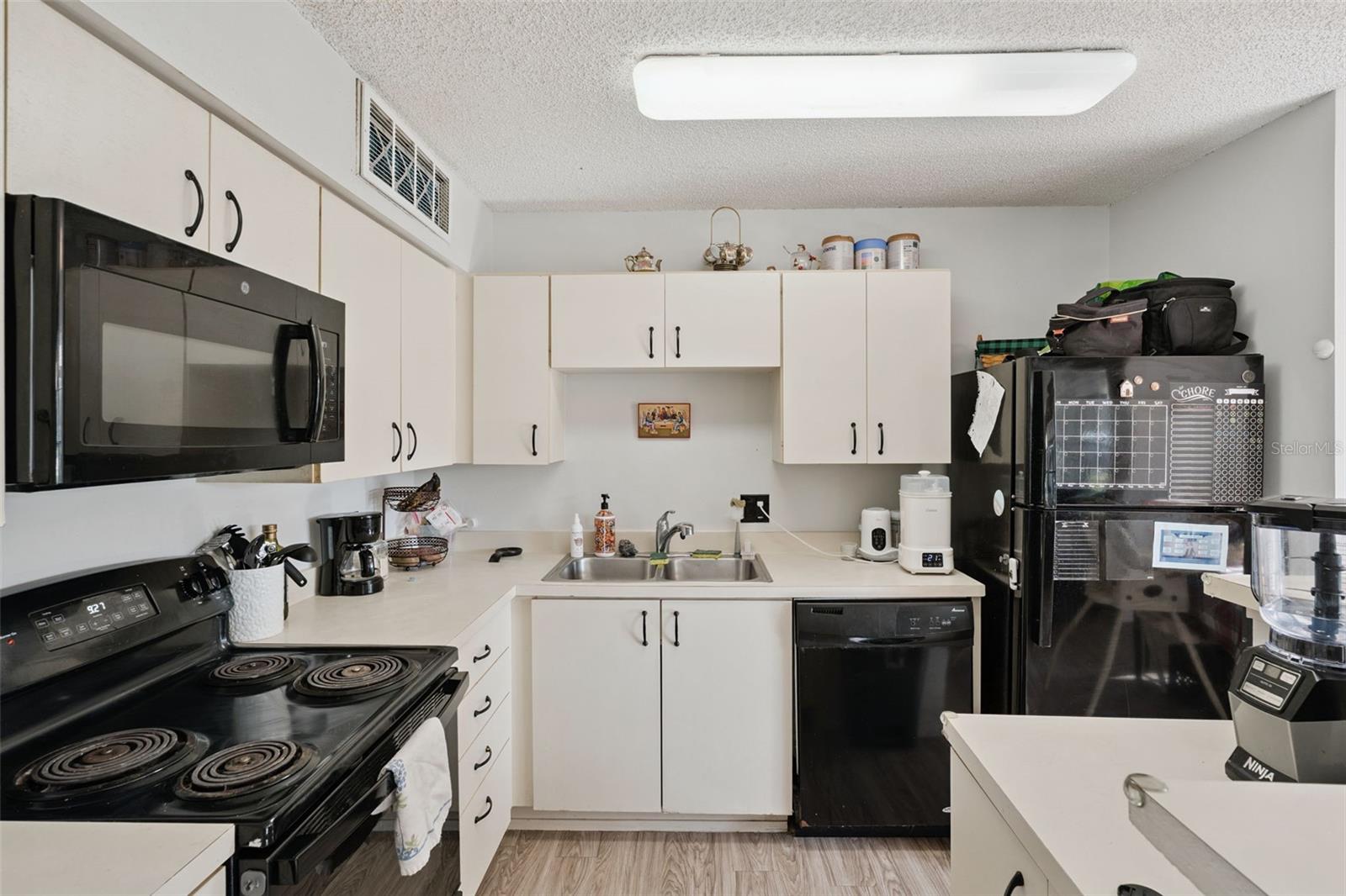 LAKEWOOD PARK A CONDO - Residential