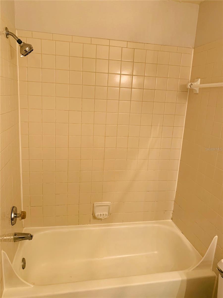 TRADEWINDS - Residential Lease
