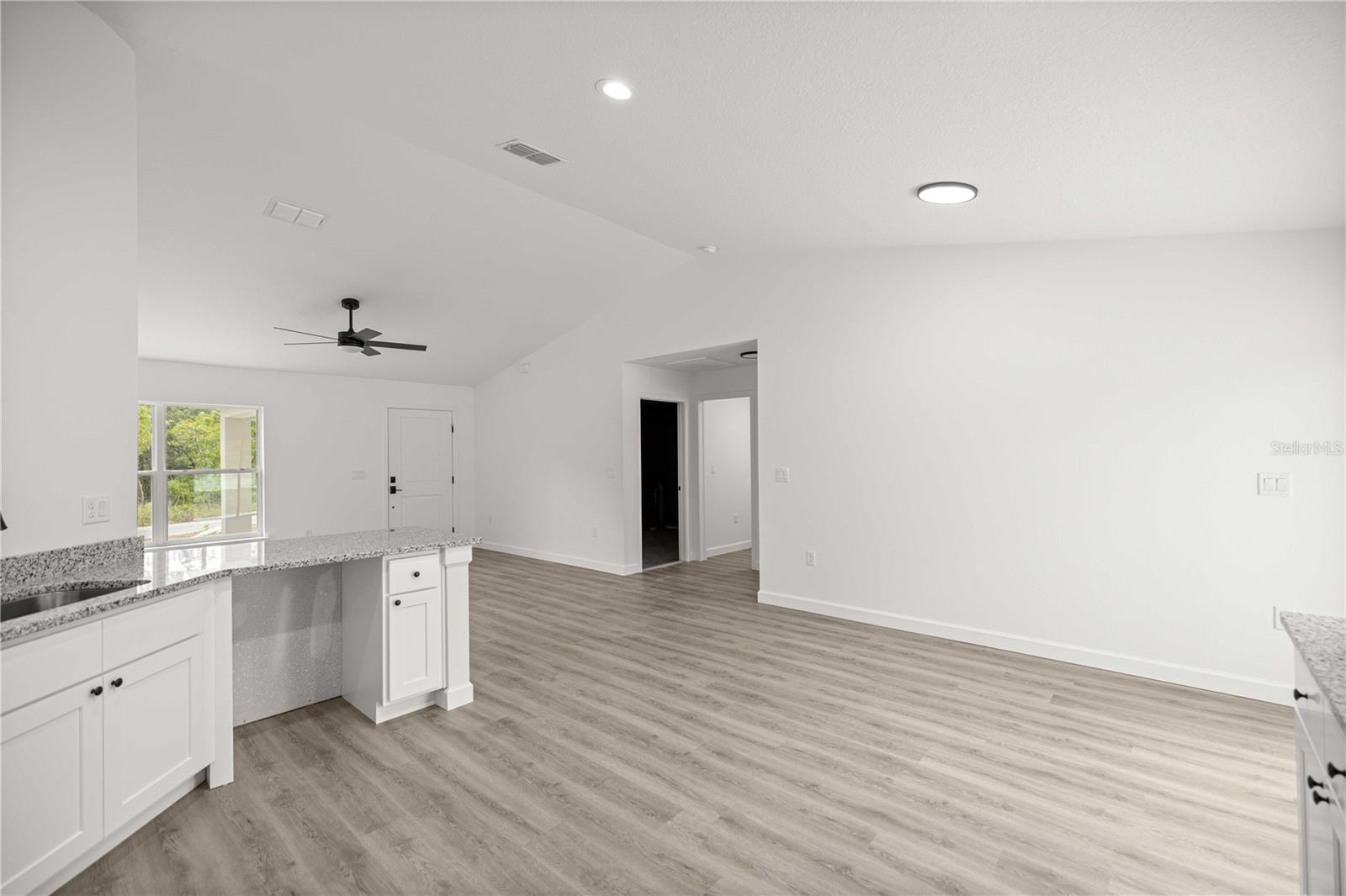 RAINBOW LAKES ESTATE - Residential