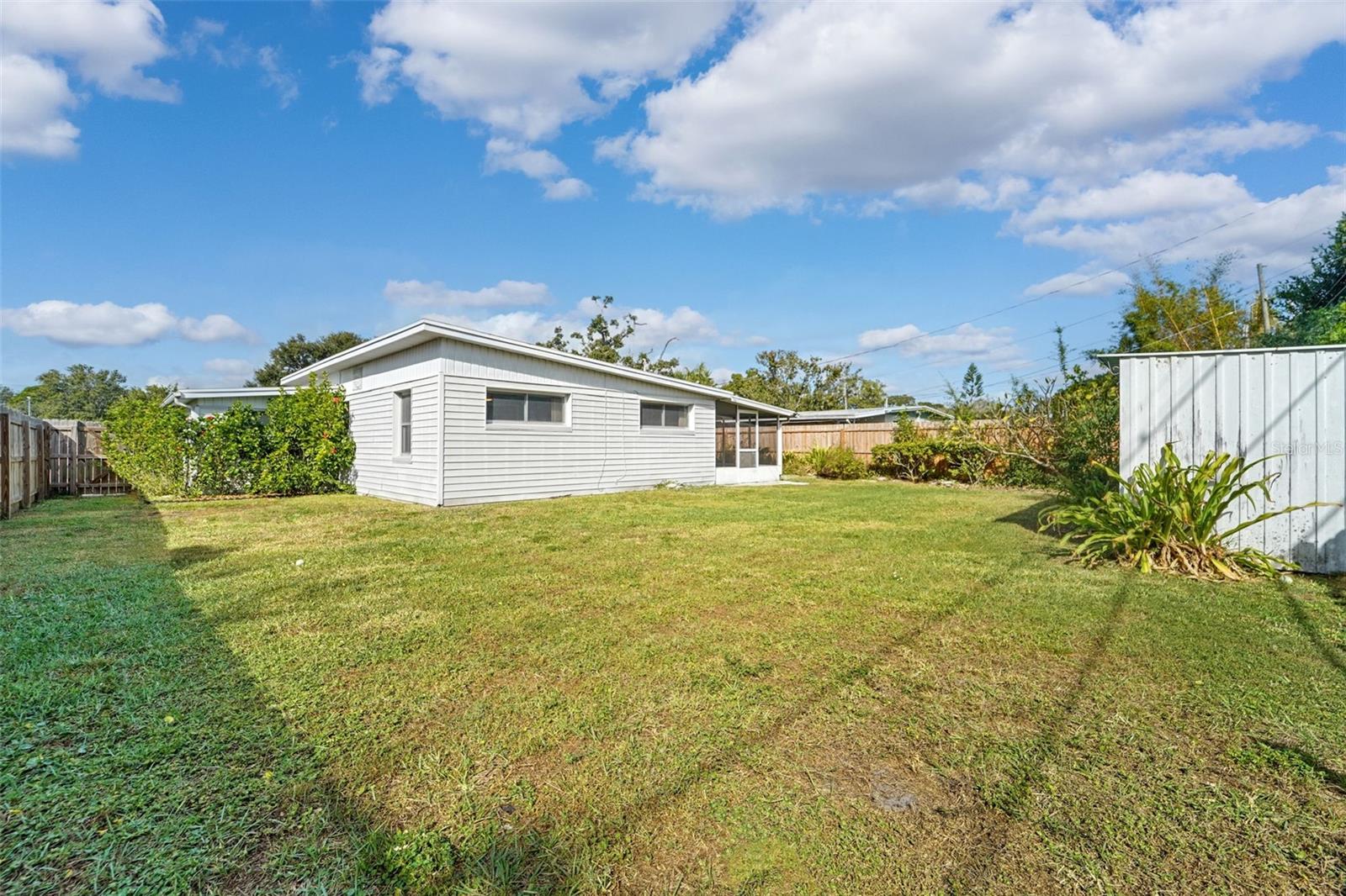 SEMINOLE GARDENS - Residential