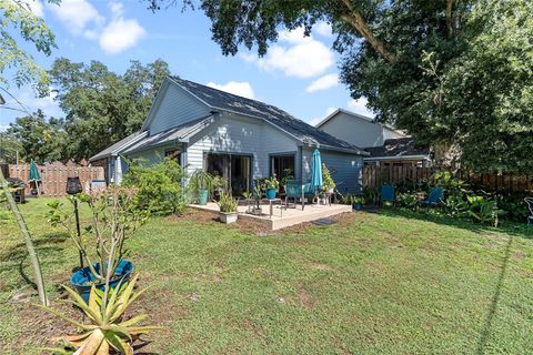 A home in PALM HARBOR