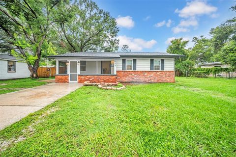 Photo of 111 E 130th Avenue, Tampa, FL 33612 (MLS # TB8417056) Photo of 111 E 130th Avenue, Tampa, FL 33612 (MLS # TB8417056)