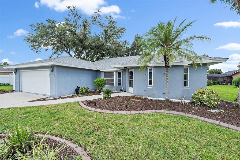 Photo of 3335 Meadow Run Terrace, Venice, FL 34293 (MLS # A4652871)