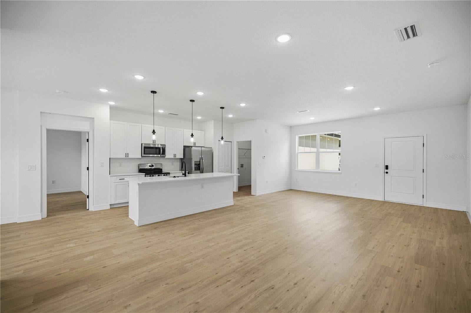 10868 N ACADEMY DRIVE