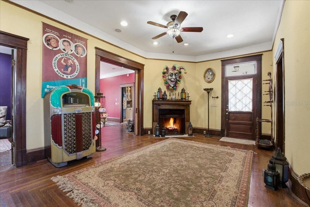 Photo of 205 E Park Avenue, Tampa, FL 33602 (MLS # TB8484004)