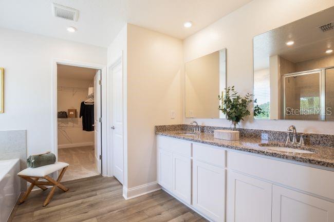 MOUNT PLMOUTH GREEN - Residential