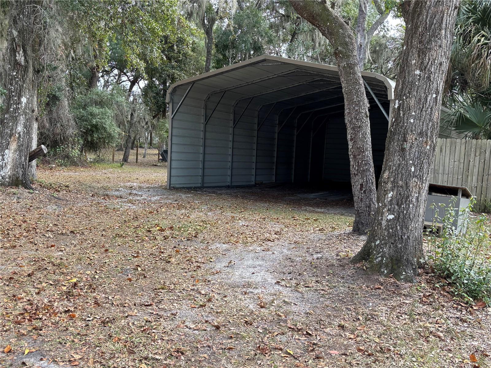 FOUR LAKES COMMUNITY - Residential