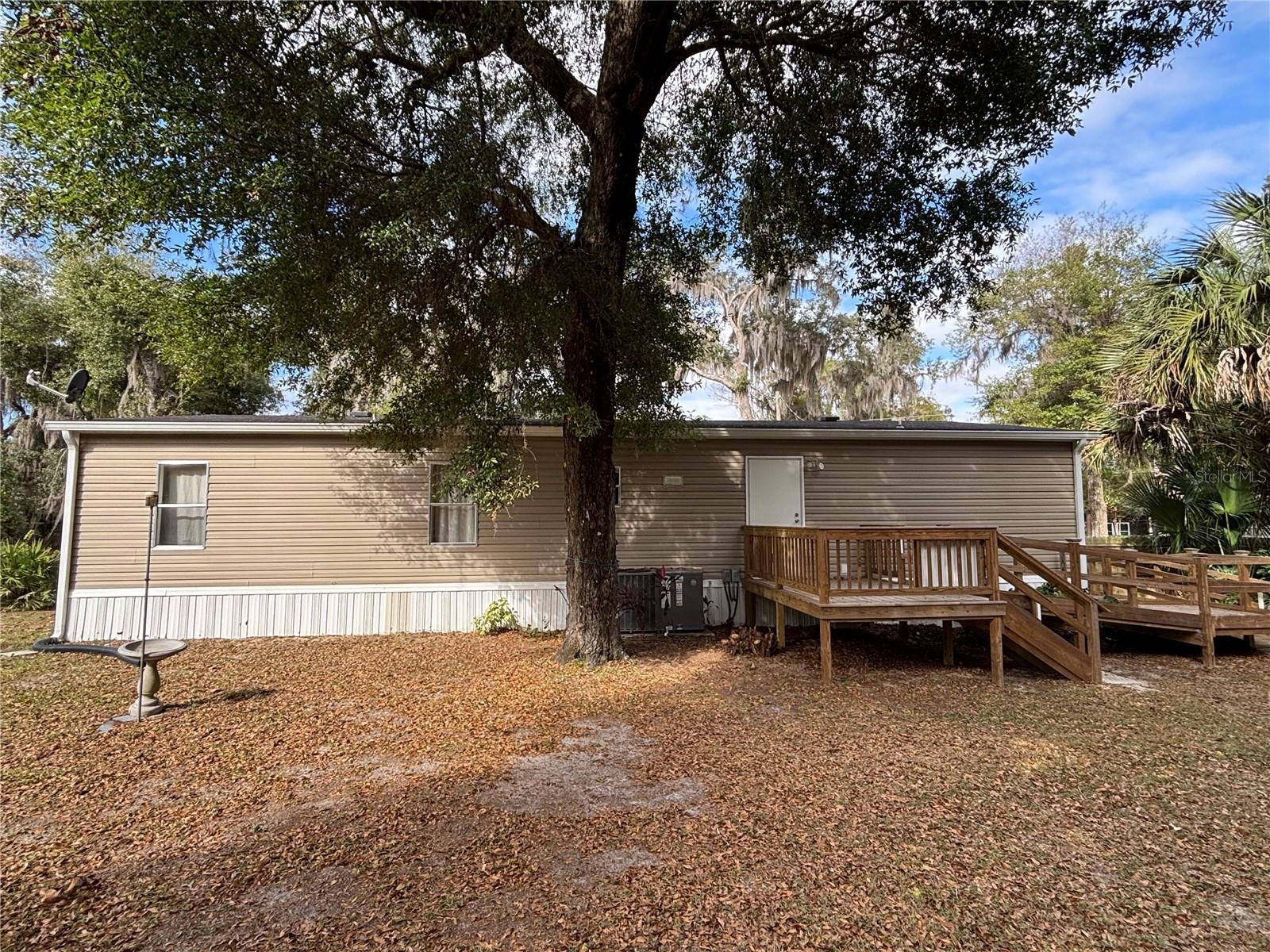 FOUR LAKES COMMUNITY - Residential