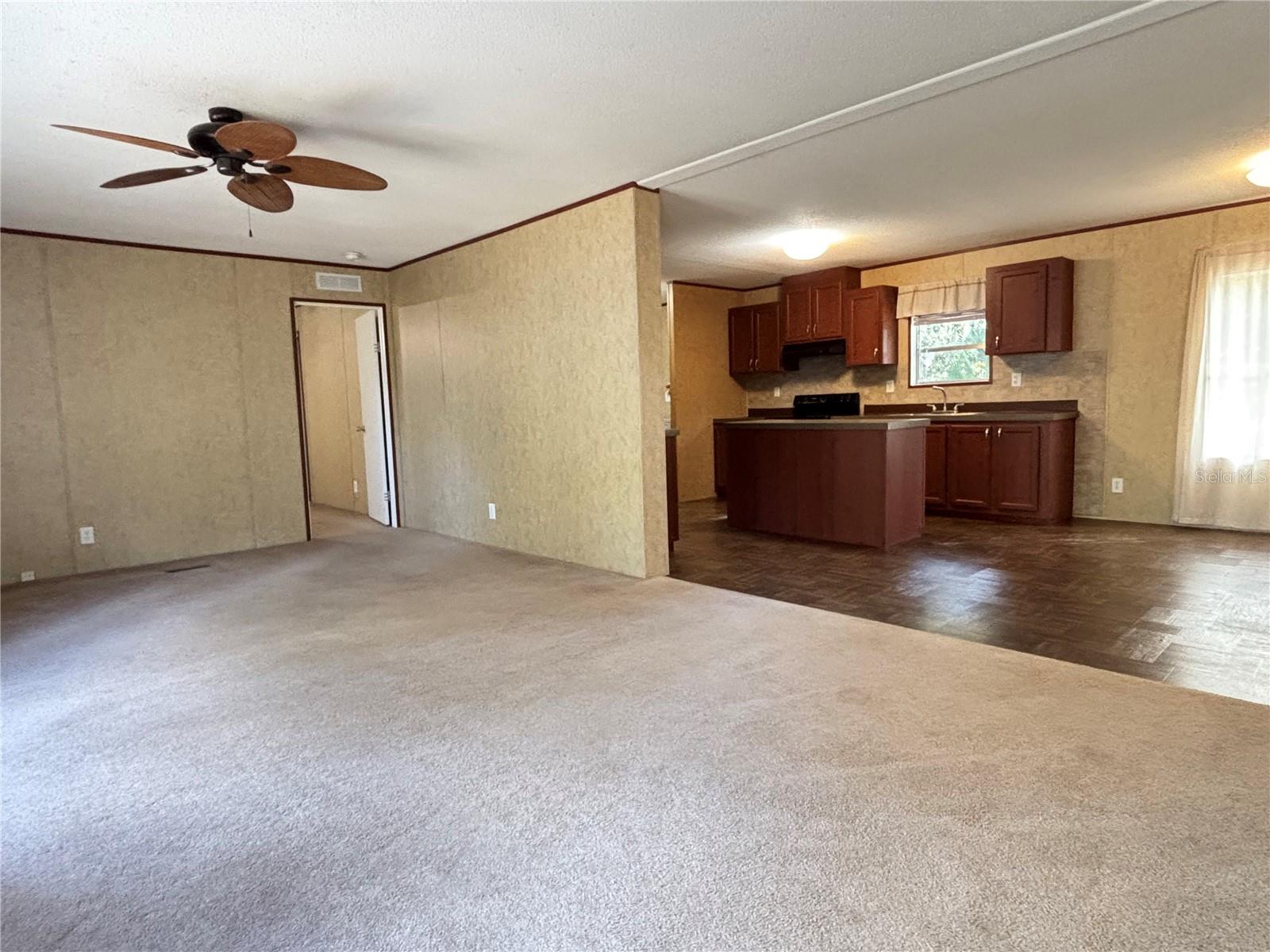 FOUR LAKES COMMUNITY - Residential