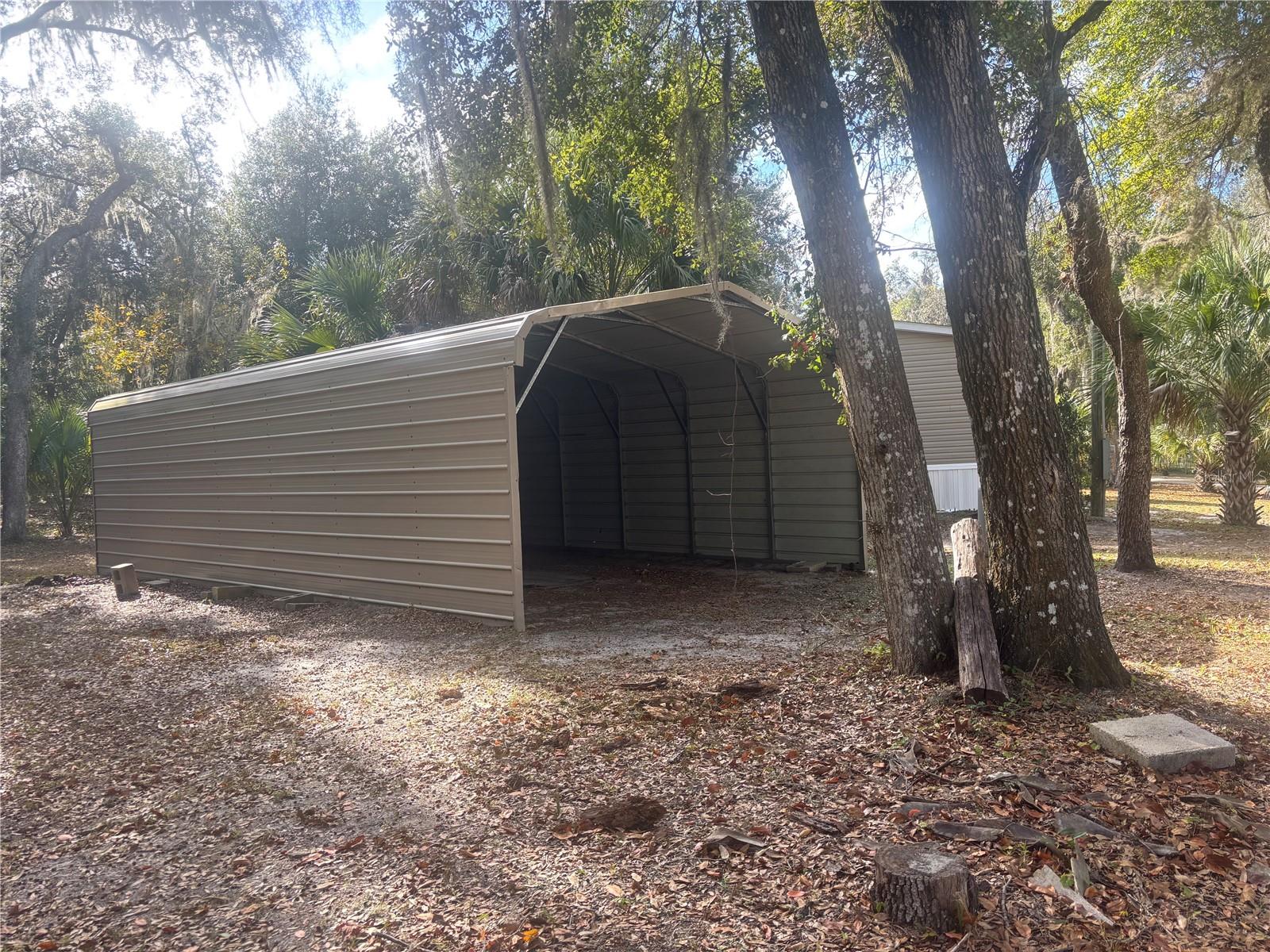 FOUR LAKES COMMUNITY - Residential