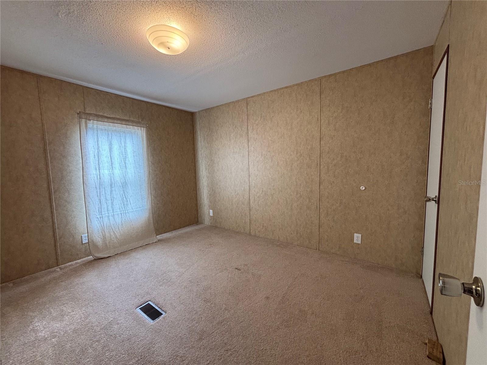 FOUR LAKES COMMUNITY - Residential