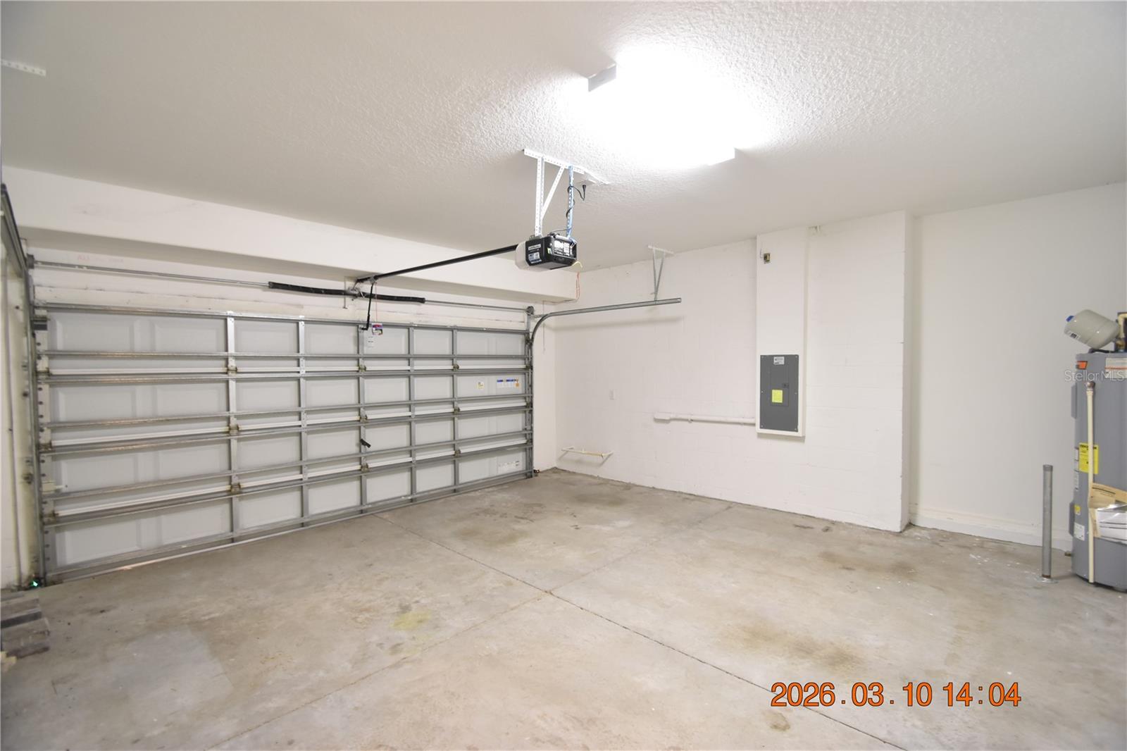 TOWNES/LK THOMAS PH 1 - Residential Lease