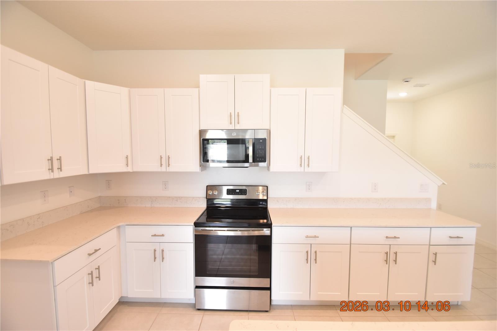 TOWNES/LK THOMAS PH 1 - Residential Lease