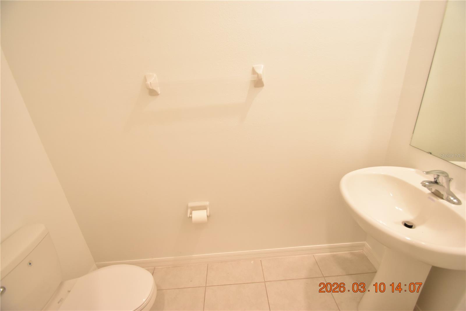 TOWNES/LK THOMAS PH 1 - Residential Lease