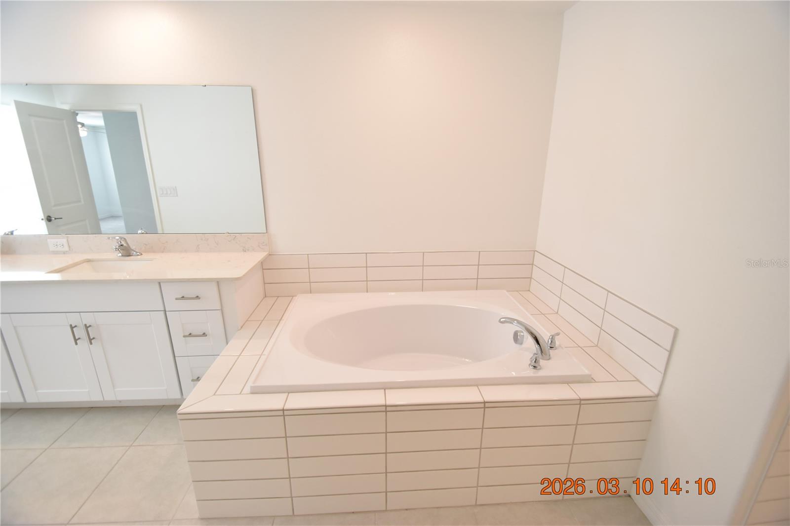 TOWNES/LK THOMAS PH 1 - Residential Lease