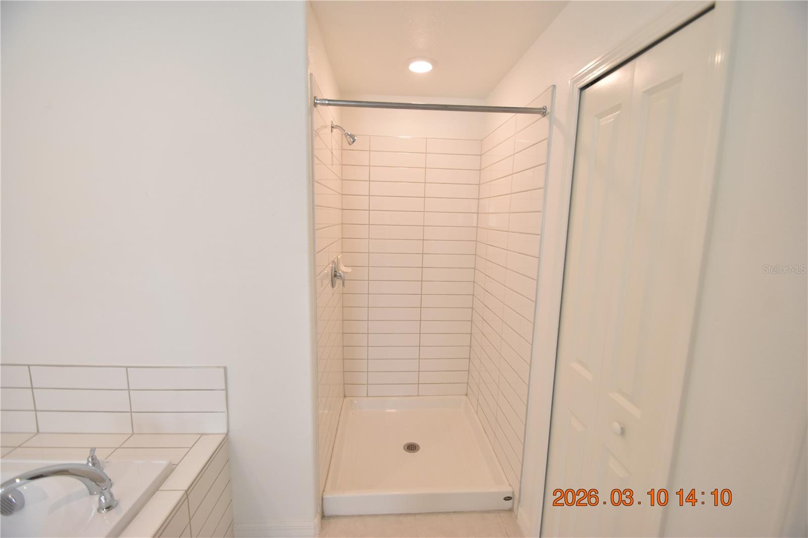 TOWNES/LK THOMAS PH 1 - Residential Lease