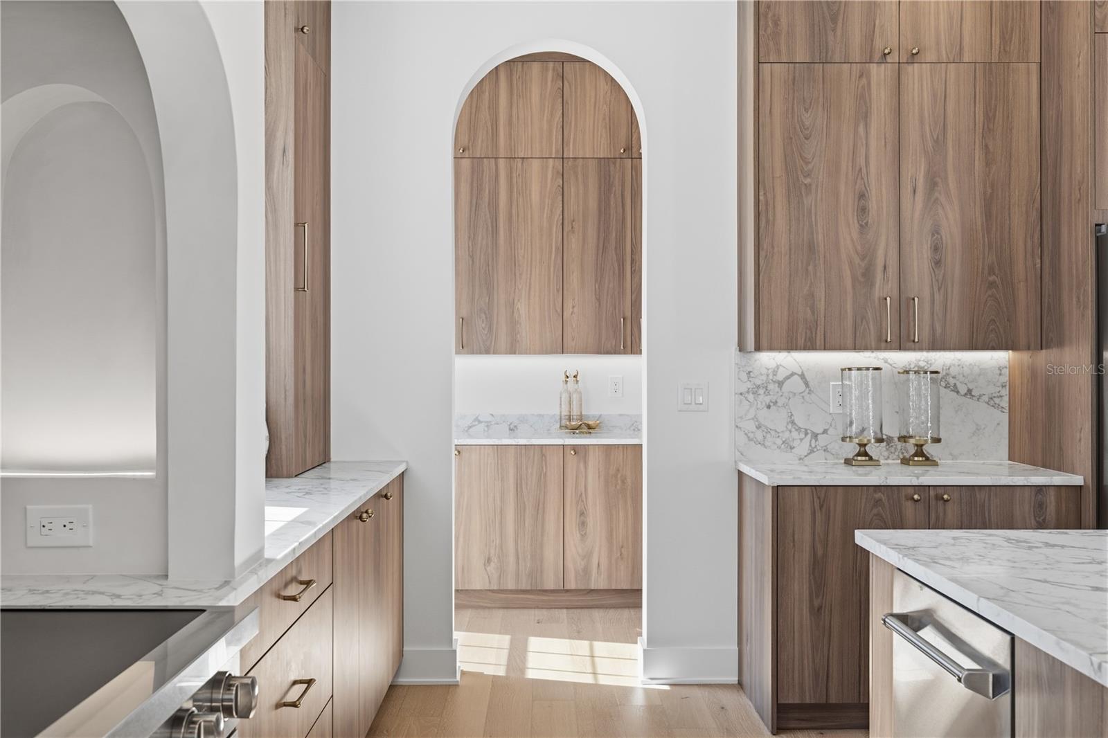 LA SALLE GARDENS - Residential