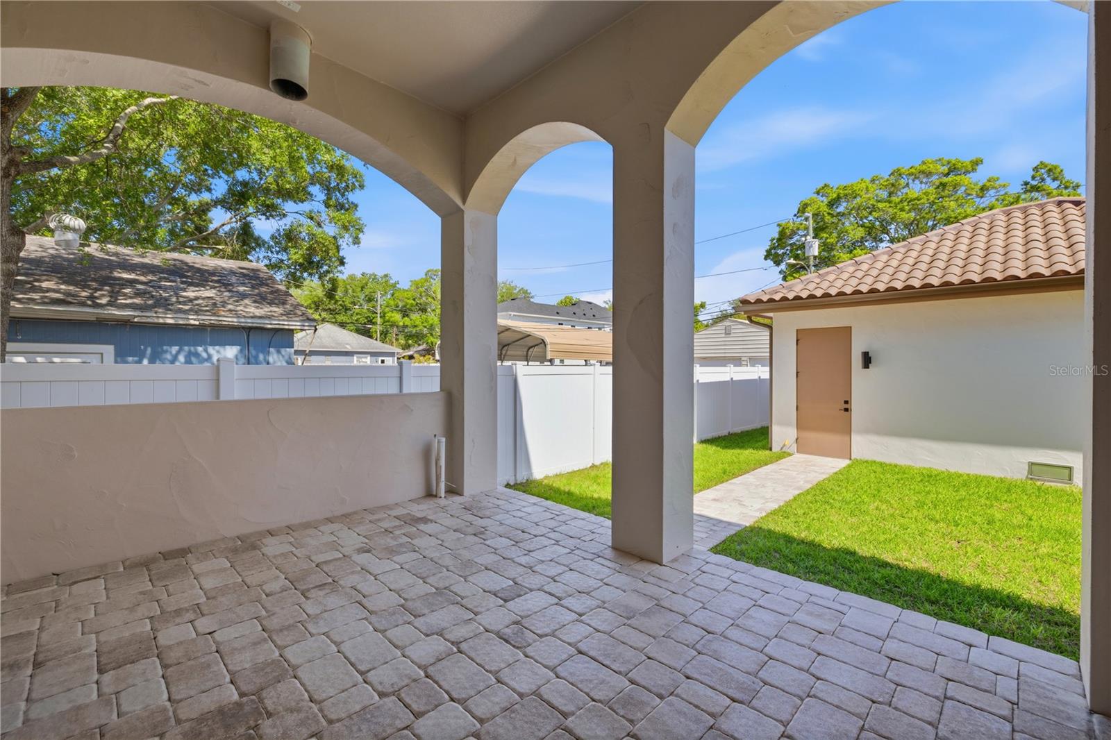 LA SALLE GARDENS - Residential