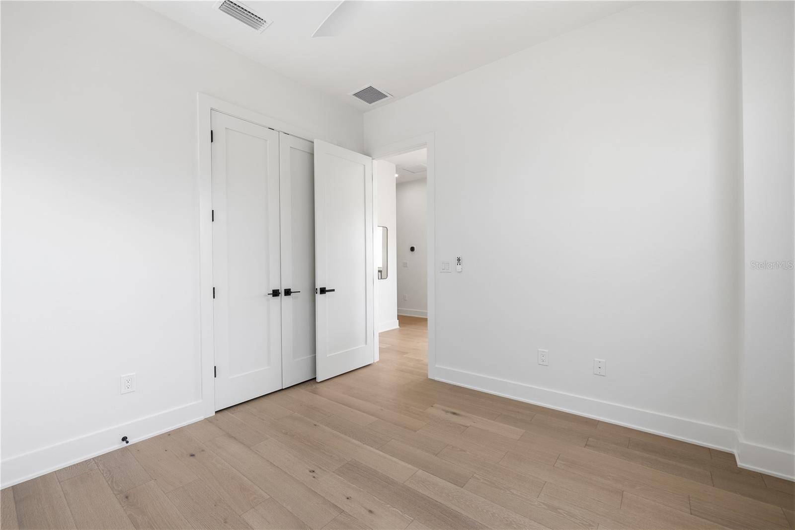 LA SALLE GARDENS - Residential