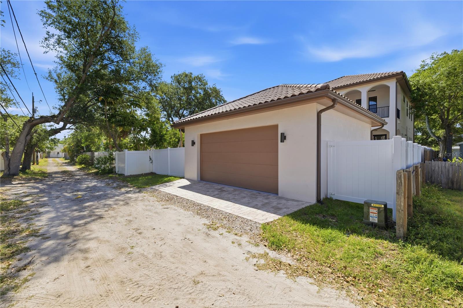 LA SALLE GARDENS - Residential