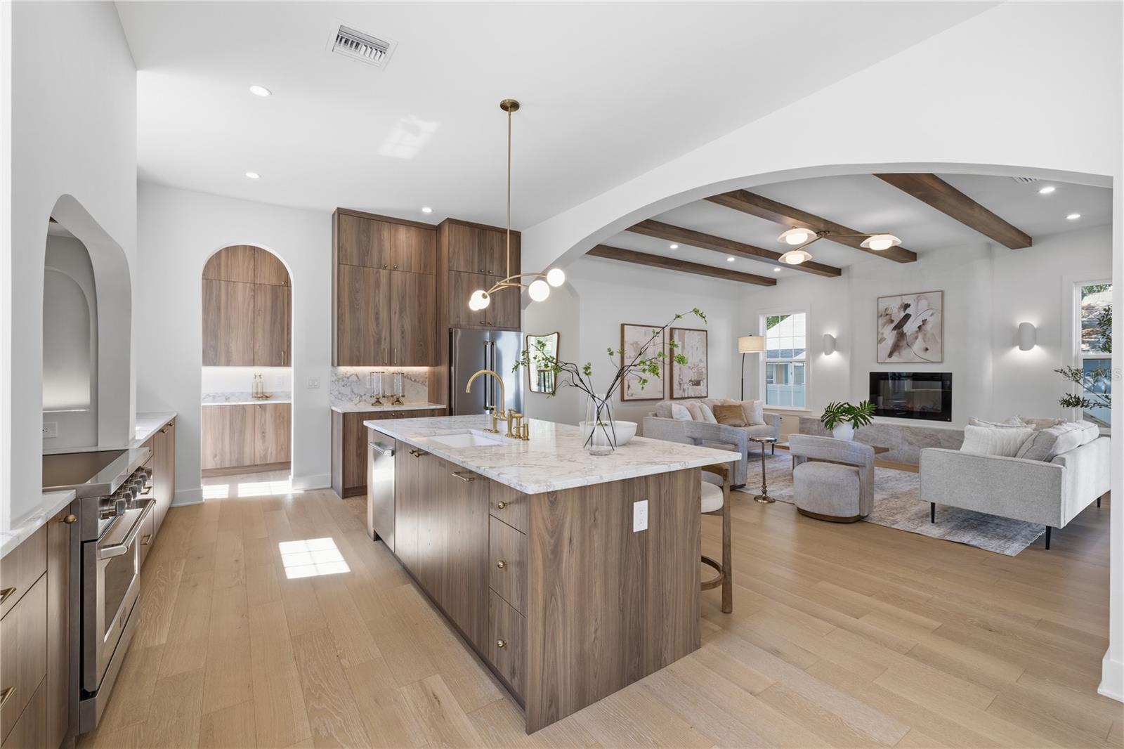 LA SALLE GARDENS - Residential